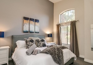 Luxury Modern Home w/Htd Pool In North Scottsdale