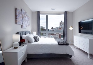 Luxury Monthly 2BR / 2BA Apt w/ Parking & Gym