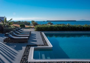 Luxury Paros Villas | De Luxe Villa | 4 Bedrooms | Astounding Sea View & Access.