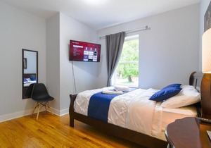 Luxury Room in Irving Park 33011