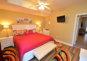 Luxury Townhouse at Edgewater Park!
