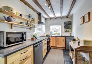 Maesmor - Three Bedroom House, Sleeps 6