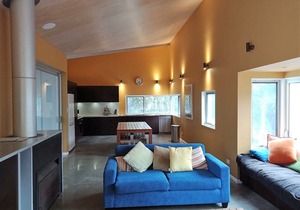 Magnificent four bedroom beach house with direct access to Diamond Beach.