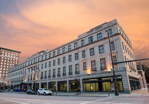 Magnolia Hotel Omaha