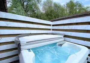 Magpie 5 Hot Tub HuntersMoon-Warminster-Bath-Wiltshire