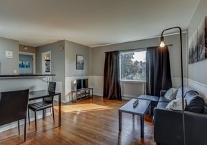 Main Street Luxury One Bedroom Apartment bedroom Downtown Royal Oak