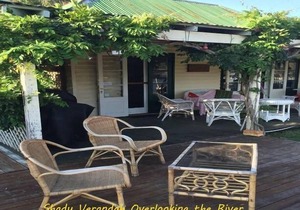 Mandurah Riverfront Holiday Rental - Own Mooring