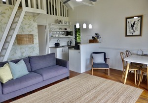 Mansfield on the Manning-Grevillea Cabin (2)