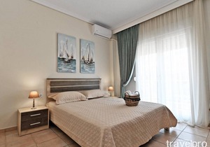 Marianthi Apartment by TravelPro Services - N...