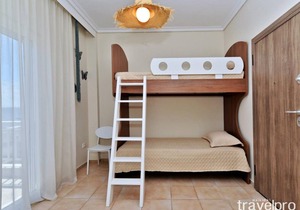 Marianthi Apartment by TravelPro Services - N...