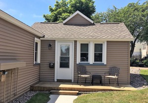 Marquette. Walk to Lake Superior! Close to events & bike paths! AC + Free WiFi!