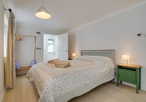 Marsh View - Three Bedroom House, Sleeps 5