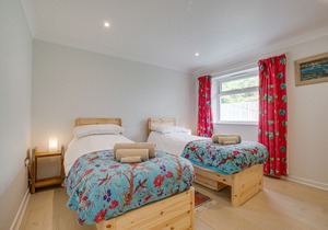 Marsh View - Three Bedroom House, Sleeps 5