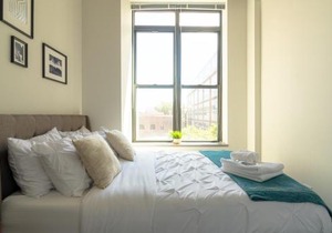 McCormick Place Modern 2BR Loft in Downtown Chicago Michigan Avenue with Optional Parking Near Soldier Field