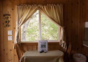 Medina Lake Camping Resort Cabin 8