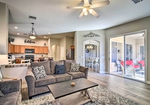 Mesa Abode w/ Grill & Hot Tub - 2 Mi to Shopping!