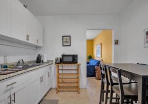 Miami House/Apartment Heart of Mia 2br/1 ba