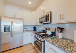 Millville by the sea home w/shared pool, WiFi, central AC, W/D, & gas fireplace
