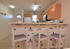 MINI-WEEKS IN SWEET POOL COMMUNITY CONDO, 1203 The Palms, Rehoboth Beach, DE