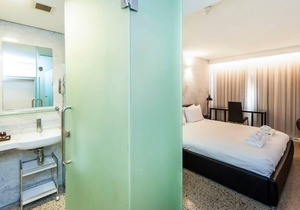 Modern 1 Bedroom Apartment with Rooftop Terrace
