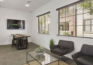 Modern 1BR Condo in Zone Luxe with Gym & Pool