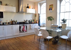 Modern 2 Bedroom Flat in Camberwell