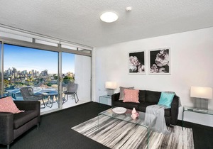 Modern 2BR Apartment with Views HARIS