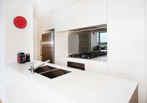 Modern and Bright 3BR Executive Apartment in Zetland with Views