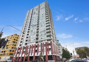 Modern and Bright 3BR Executive Apartment in Zetland with Views