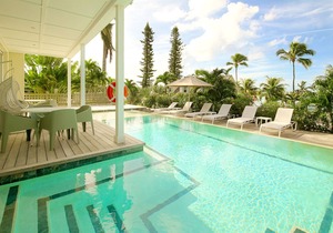 Modern and spacious villa with private pool with ocean sunset view