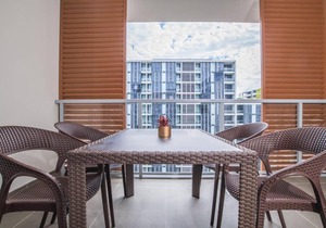 Modern and Spacious 1bed1bath Mascot APT +parking