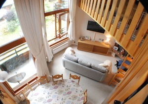 Modern comfortable apartment, great location by Pleney