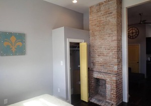 Modern Condo IV Blocks from Quarters