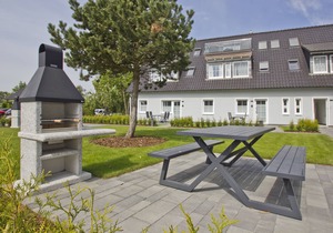 Modern vacation apartment with private terrace - Haus Inselwind FeWo MEERsalz