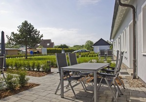 Modern vacation apartment with private terrace - Haus Inselwind FeWo MEERsalz