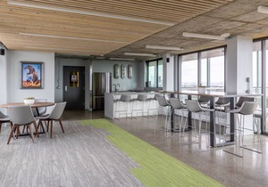 Modern Highland 2BR, walk to Highland Park, Downtown by Blueground