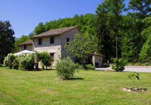 Modern Holiday Home in Pietrafitta Umbria with Garden