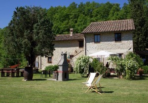 Modern Holiday Home in Pietrafitta Umbria with Garden