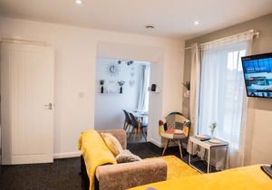 Modern Luxury & Comfortable Apartment