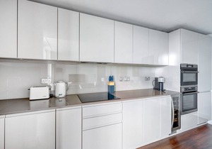 Modern Nine Elms 1BR, Open Plan, next to Tube, by Blueground