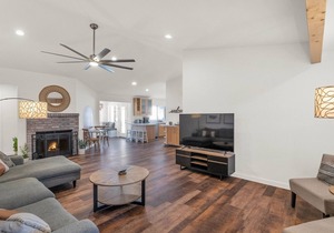 Modern Scottsdale Home, 4 bedrooms! FREE Pool heat, Nearby GOLF @ TPC & Kierland