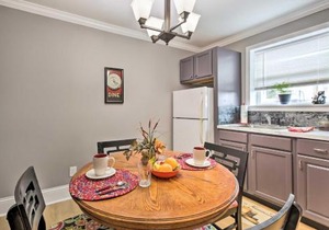 Modern Studio Apartment in Central Williamstown!