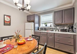 Modern Studio Apartment in Central Williamstown!
