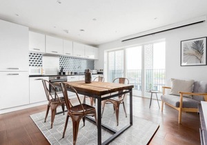 Modern Studio with Balcony in Hackney
