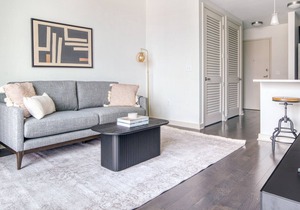 Modern Upper Downtown 1BR w/ Gym & Pool near 16th St Mall, by Blueground