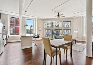 Modern Upscale 1BR Apartment in Carson by Stay Gia
