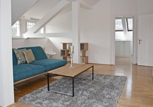 Moderne Dachgeschosswohnung zentral Velden