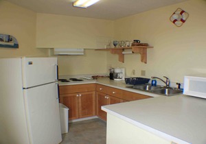 Modest suite in downtown Homer, walking distance to all attractions