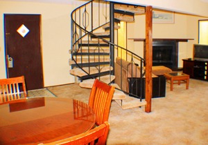 Modest suite in downtown Homer, walking distance to all attractions