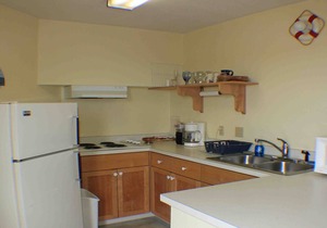Modest suite in downtown Homer, walking distance to all attractions
